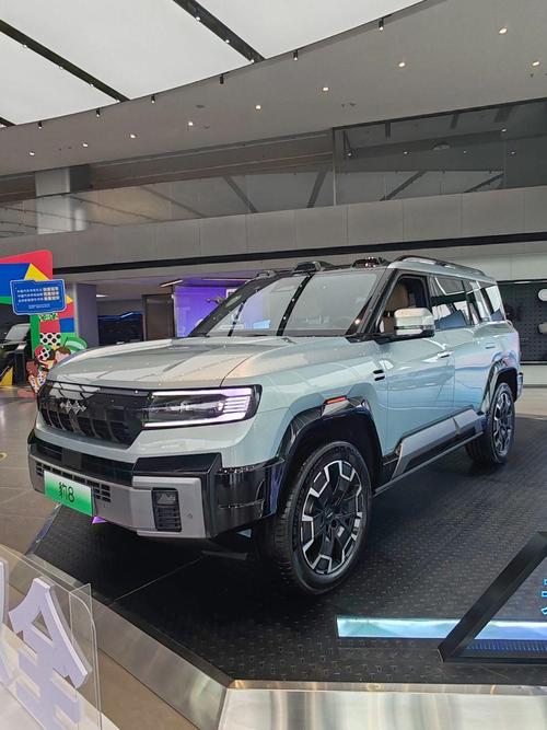 成都234比亚迪方程豹硬派越野的爆款，英菲尼迪35周年与你共成长